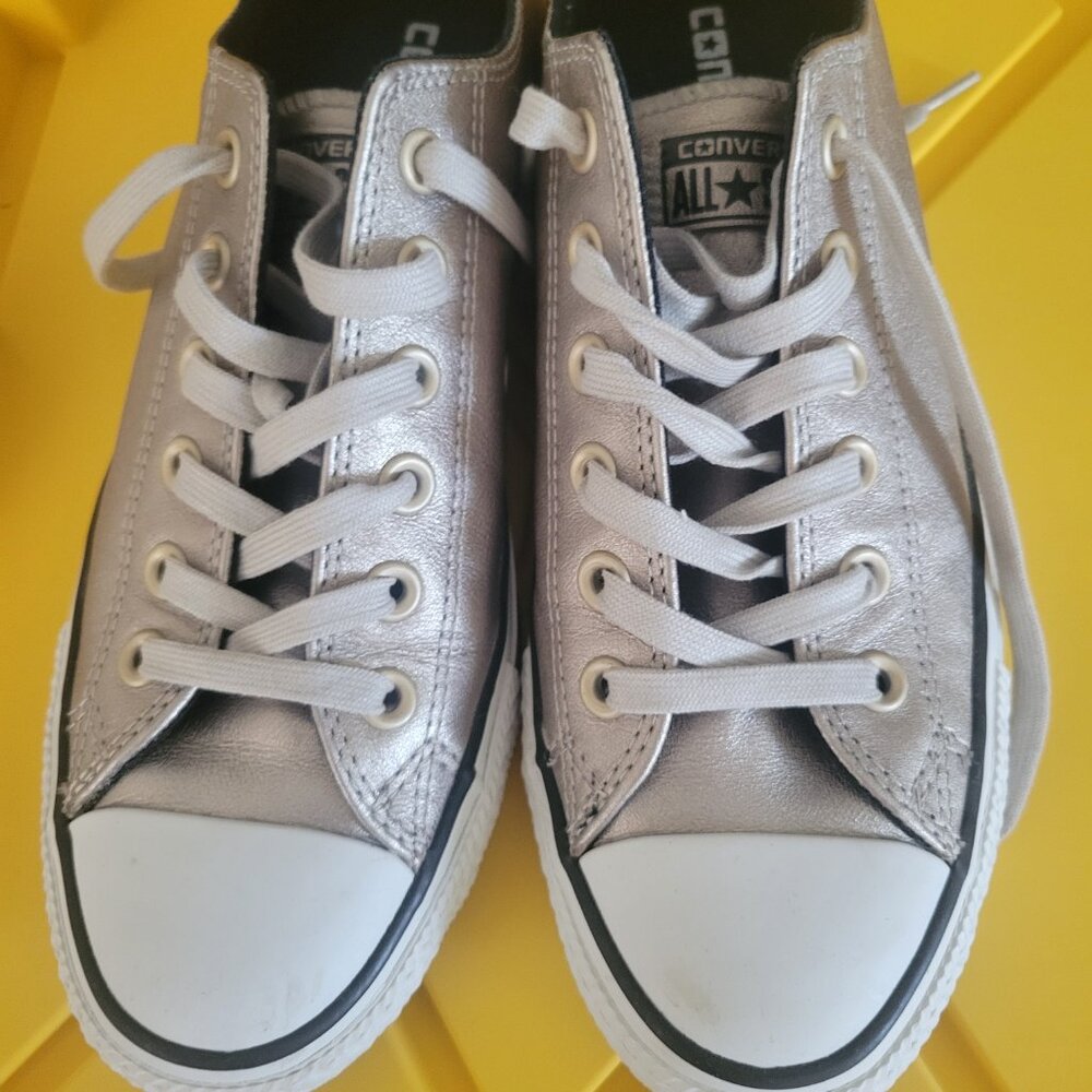 Metallic converse - Picture 2 of 3